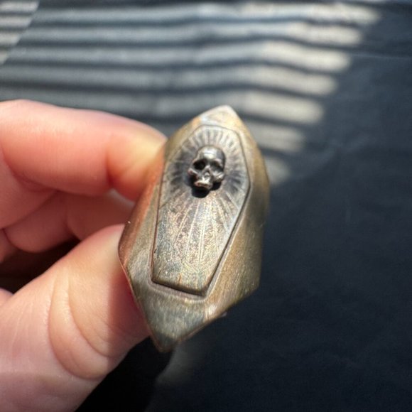 Skull Coffin Shield Ring - Sterling Silver Size 9 - Picture 2 of 6